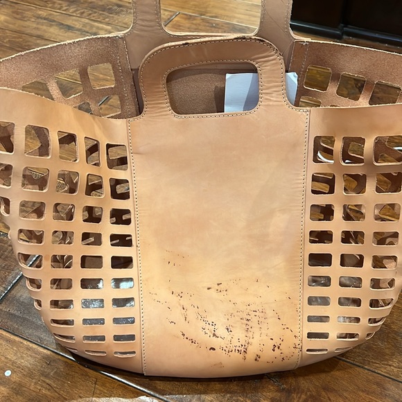 Demijohn cutout leather tote - Picture 14 of 16